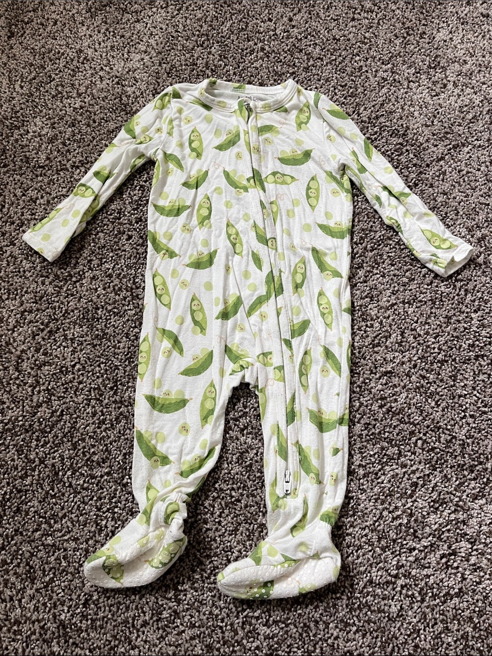 Angel Dear Green Peapod Print Long Sleeve Footed One-Piece Size 3-6 Month